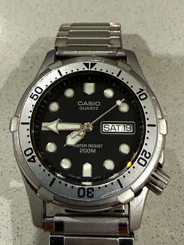Vintage 1988 casio 200m quartz - vintage,