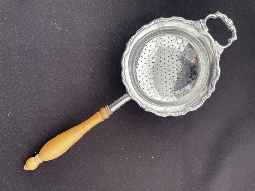 Solid silver tea strainer - silver,