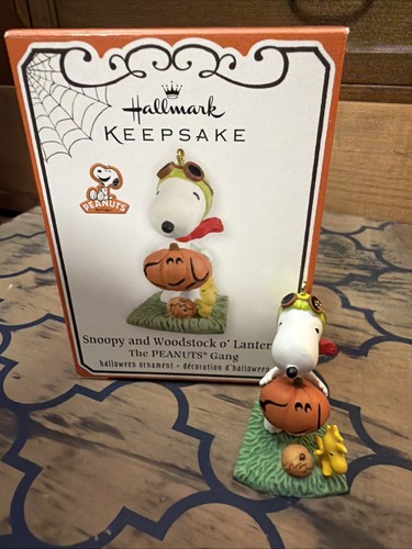 2012 snoopy and woodstock - snoopy,