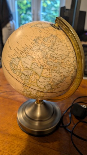 Vintage looking globe lamp - vintage,