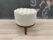 Quilted ottoman, Dressing