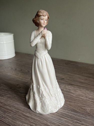 Regal figurines - regal,