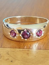 9ct Gold & Almandine Garnet 3 Stone Gypsy Ring  ~  Size R.5 ~ 3.4g ~ Fabulous !!
