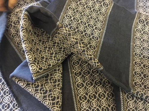 Embroidered fabric remnant 190