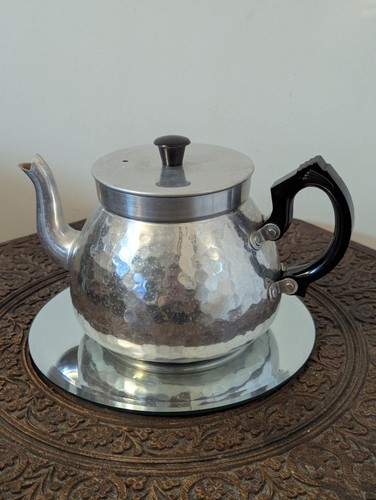 Vintage hammered aluminium - hammered,
