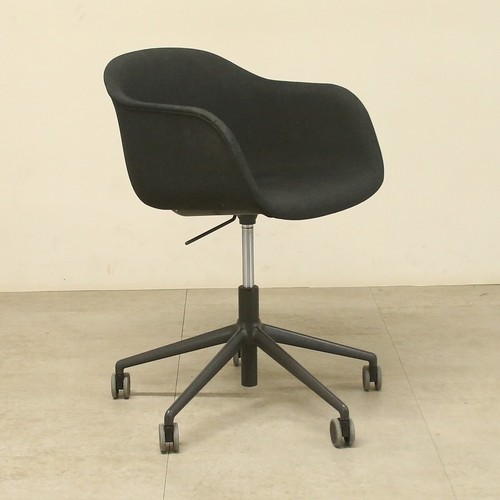 Muuto black fiber armchair - black, on