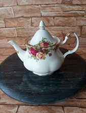 Royal Albert Old Country Roses  1 pint Teapot