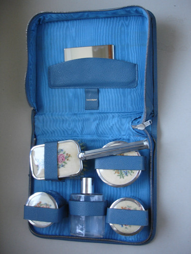 Vintage ladies travel vanity - vintage,