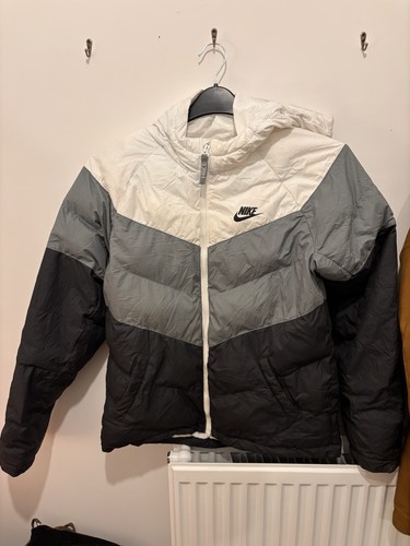 Men small nike coat - small,