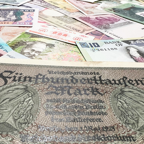 107 banknote lot - lot, 100+