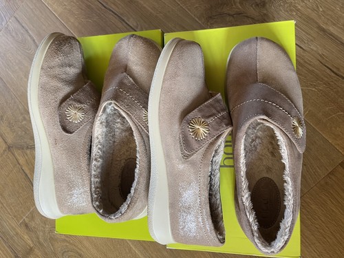 Two pairs hotter - two, glitter