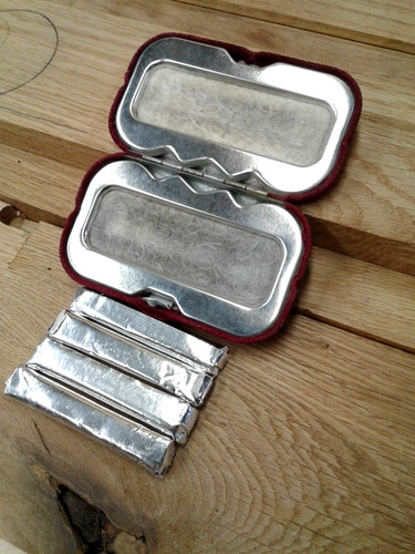 Solid fuel pocket hand - fuel, warmer