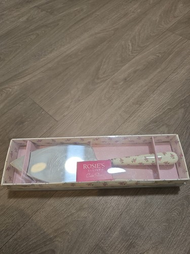 Rosie pantry cake slicer - rosie's,