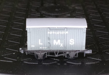 LMS Refrigerator Van Model – Grey/White Roof, OO/N Gauge Vintage Wagon