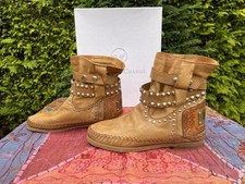 Karma Of Charme Moccasin