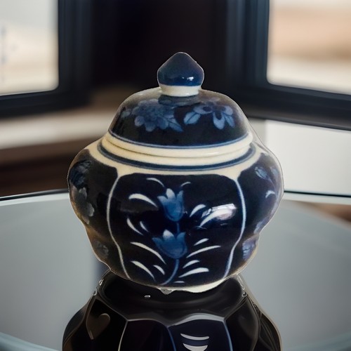 Oriental style blue white - &,
