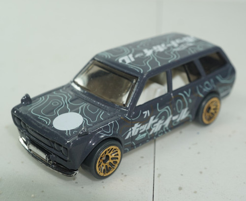 Hot wheels datsun bluebird - hot, '71