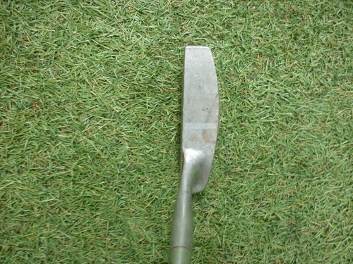Dunlop line 303 putter - d,
