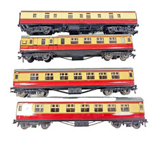 Rake Of 4X Hornby Dublo OO Gauge LMR Stanier BR Crimson Colour Coaches Unboxed.