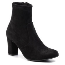 Women's Black Stretch Zip up