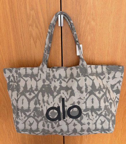 Alo yoga large tote - tote, functional