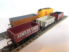 Hornby OO Gauge x5 branded wagons / Shell Oil tanker lovely set great condition