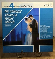 THE ROMANTIC PIANOS OF RONNIE
