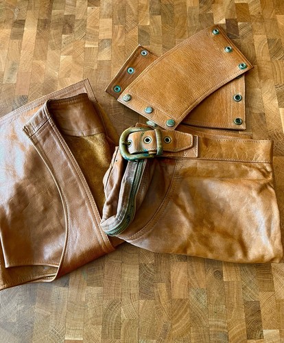 Set tan leather cut off - set,