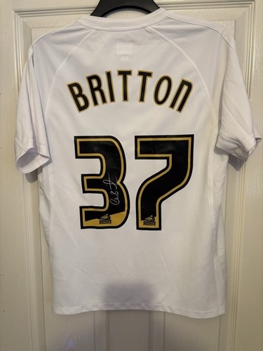 Leon britton signed swansea - leon,