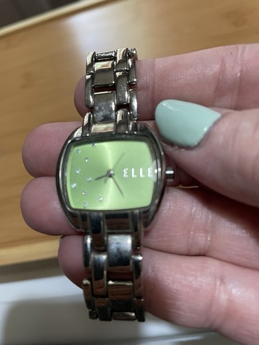 Elle green quartz - quartz, movement