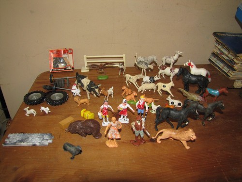 Britains herald etc farm - etc,