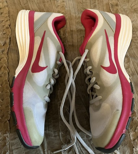 Nike oceania womens size 5 - oceania,