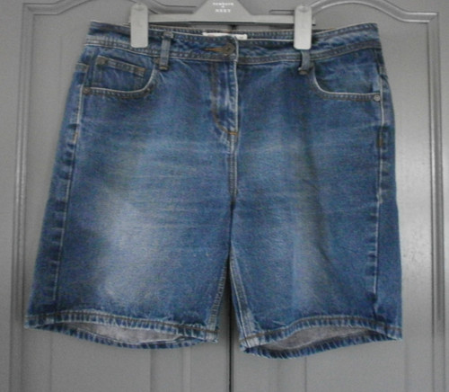 Blue denim shorts - -,