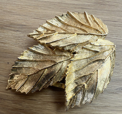 Gold tone metal - gold,