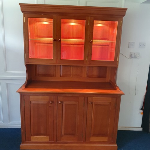 Top quality glassed dresser - top,