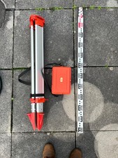 Leica dumpy surveying level, aluminium tripod and 4x4m adjustable metric staff 