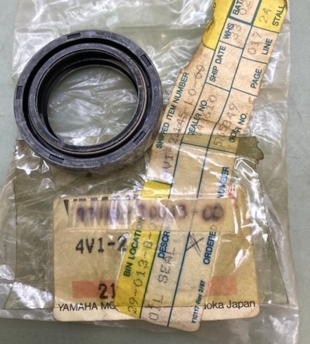 Yamaha 4v1 23145 - yamaha, oil,