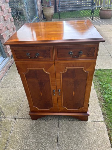 Reproduction hifi cabinet