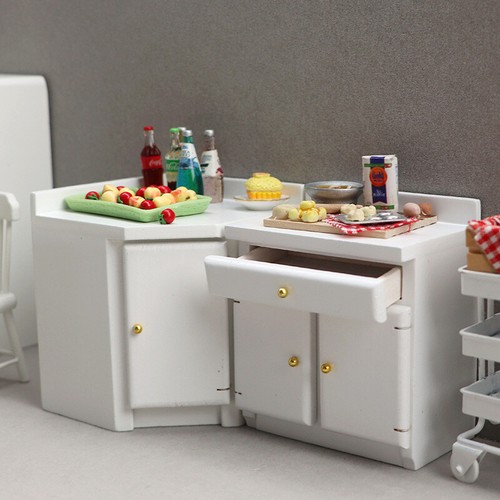 Scale dolls house - scale,