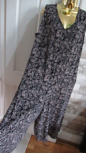 Next size black - ●, ●