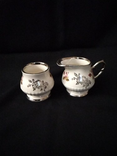 Milk jug sugar - milk, jug/sugar