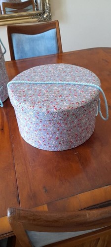 Hat box round padded lid - hat,