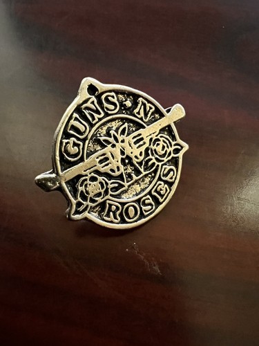 Guns roses pistol - guns, pin
