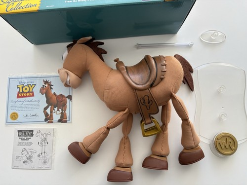 Toy story bullseye signature - story,