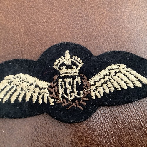 King crown raf - crown, pilot