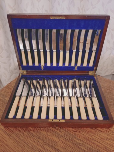 Rare vintage faux bone - pc,