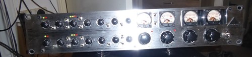 Used behringer t1952 - behringer,