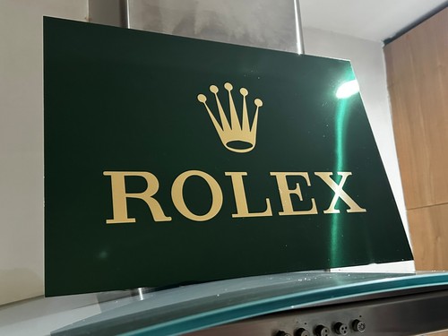Large rolex retailer gold - rolex,