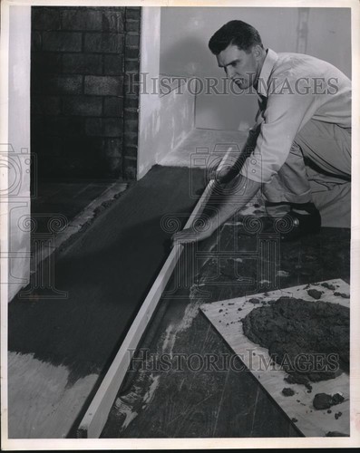 1958 press photo - photo, worker