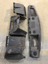 Range Rover Classic - Early hard dash assembly